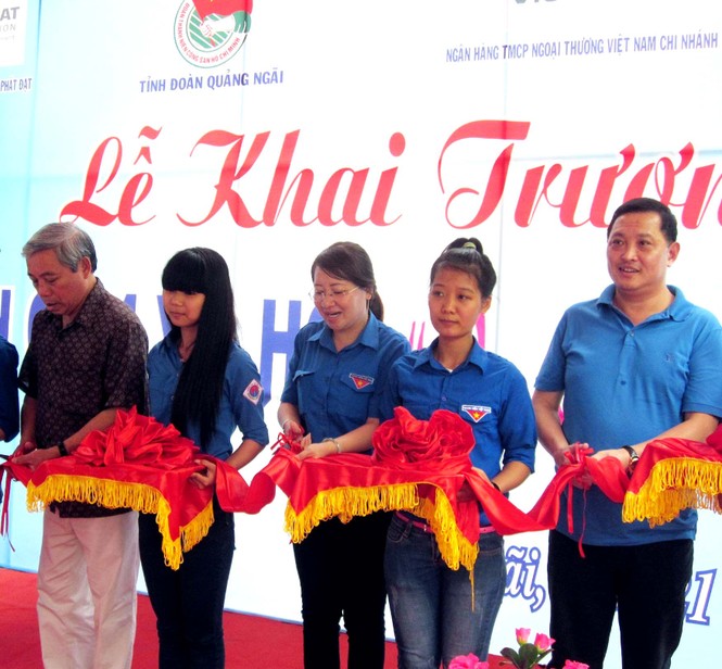 200 suất cơm siêu rẻ mỗi ngày cho người nghèo - ảnh 1